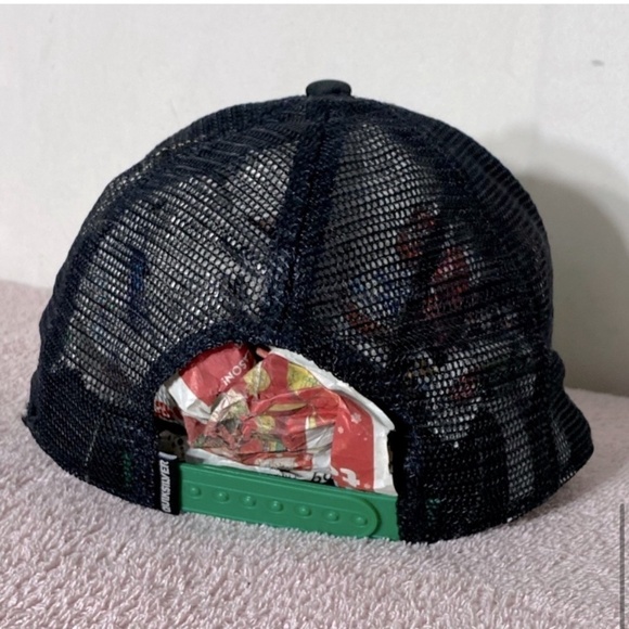 5/$25 Quicksilver Shake ‘Em Up Casino Mesh Back Snap Back Trucker Hat - Picture 7 of 11